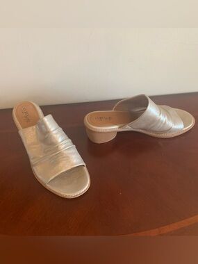 NWOT Euro Soft Metallic Silver Open-Toe Slide Mules with Low Block Heel